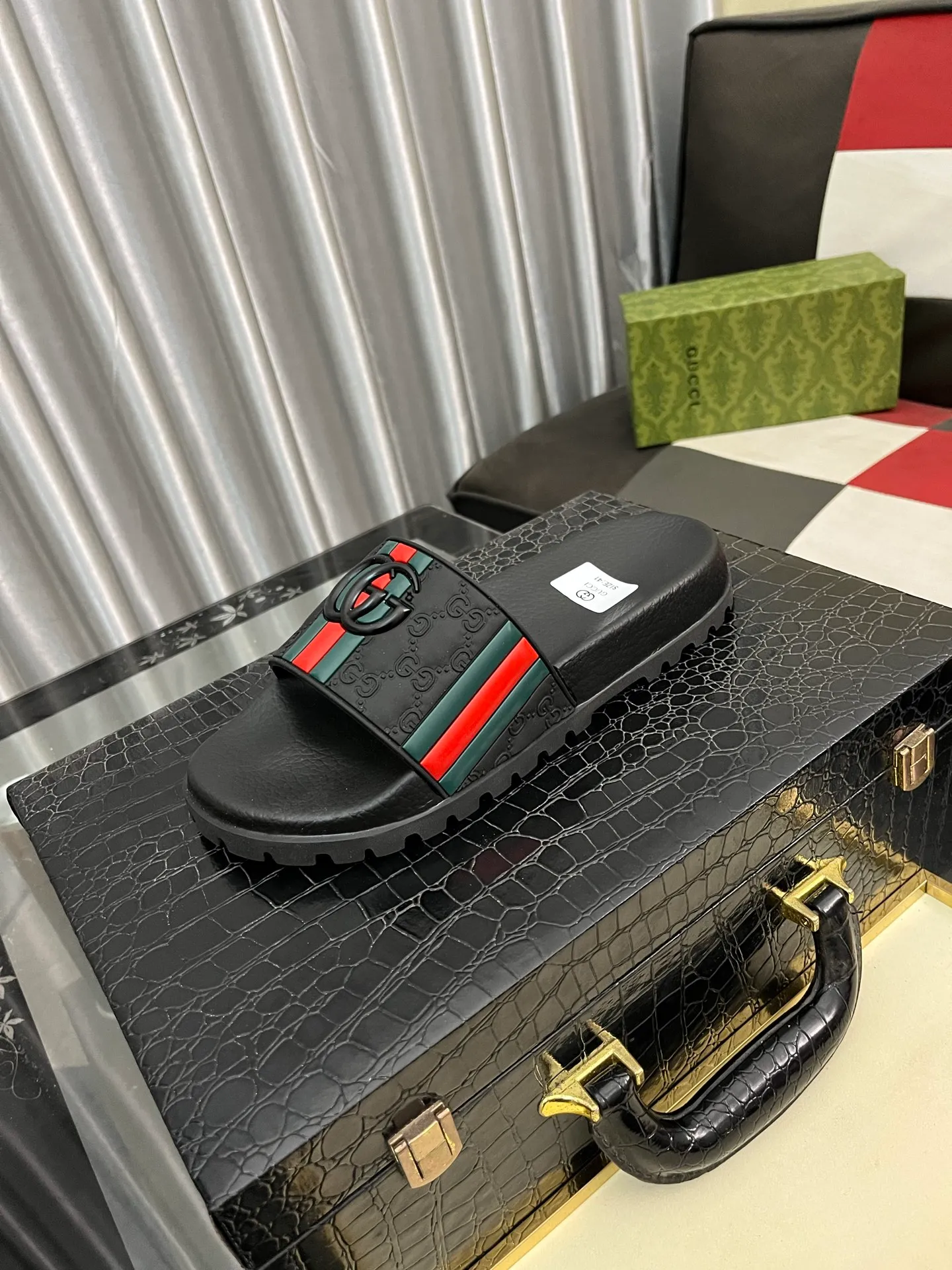 Men's men's shoes💰260⌚️⌚️ＧＵＣＣＩ.Gucci.Official website 1:1 popular slippers hot sale! Original original material 🩴 SIZE: 38-46 (45.46 non-refundable)